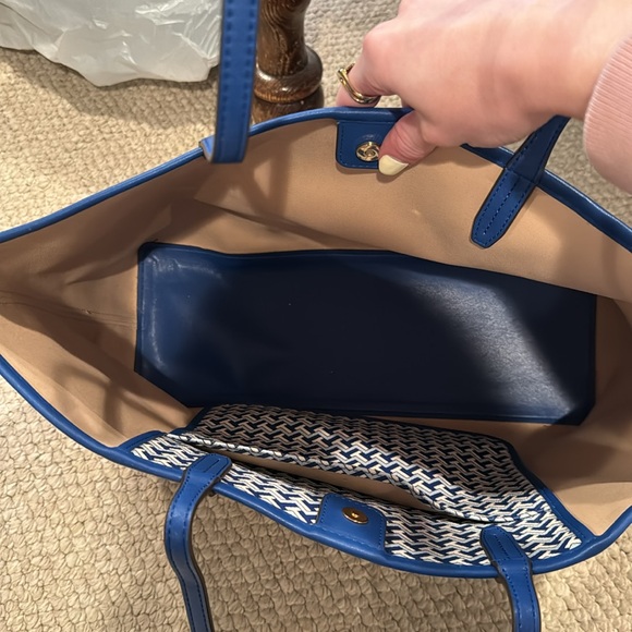 Tory Burch T Monogram Tote - Picture 4 of 6